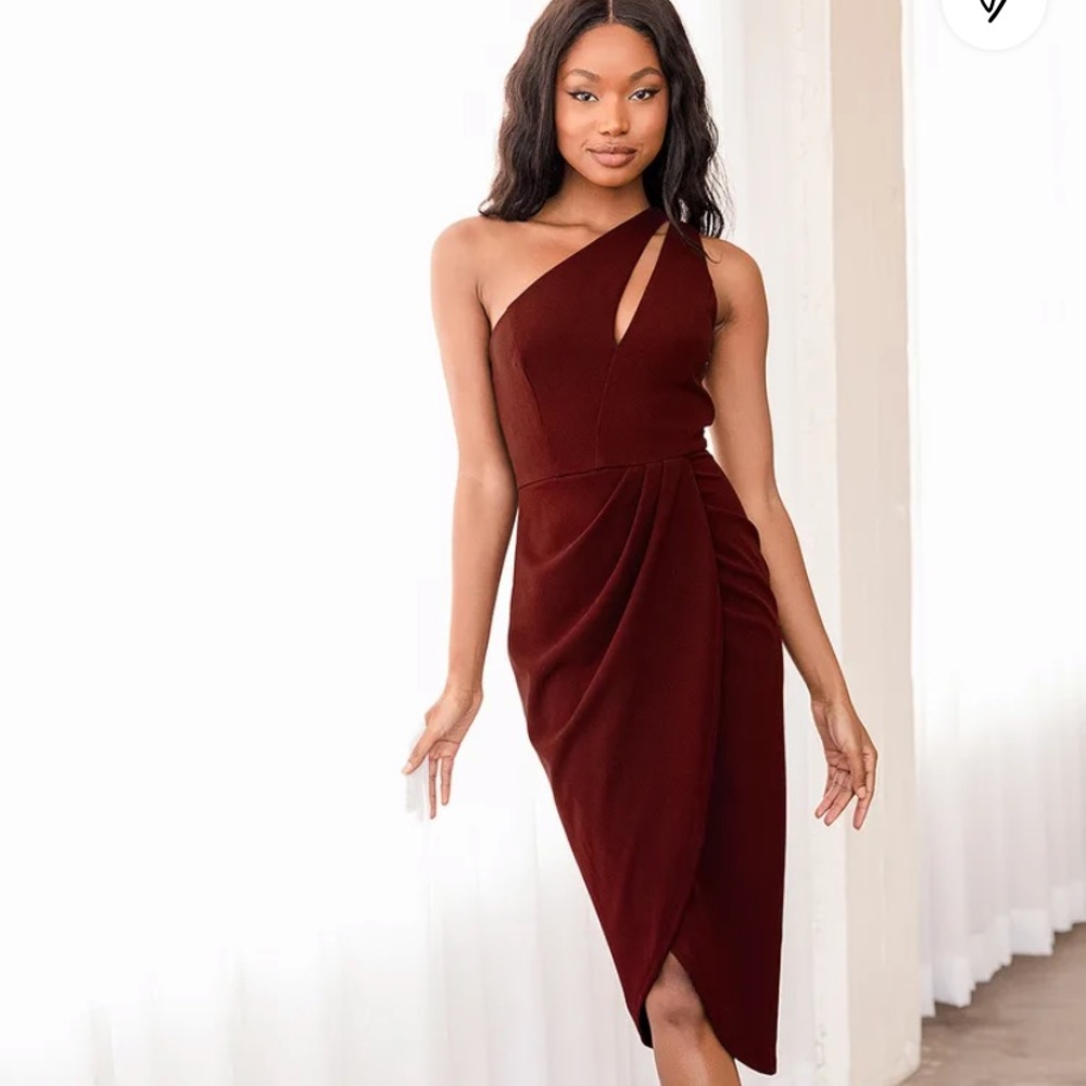 NWT Lulu’s asymmetrical one shoulder dress